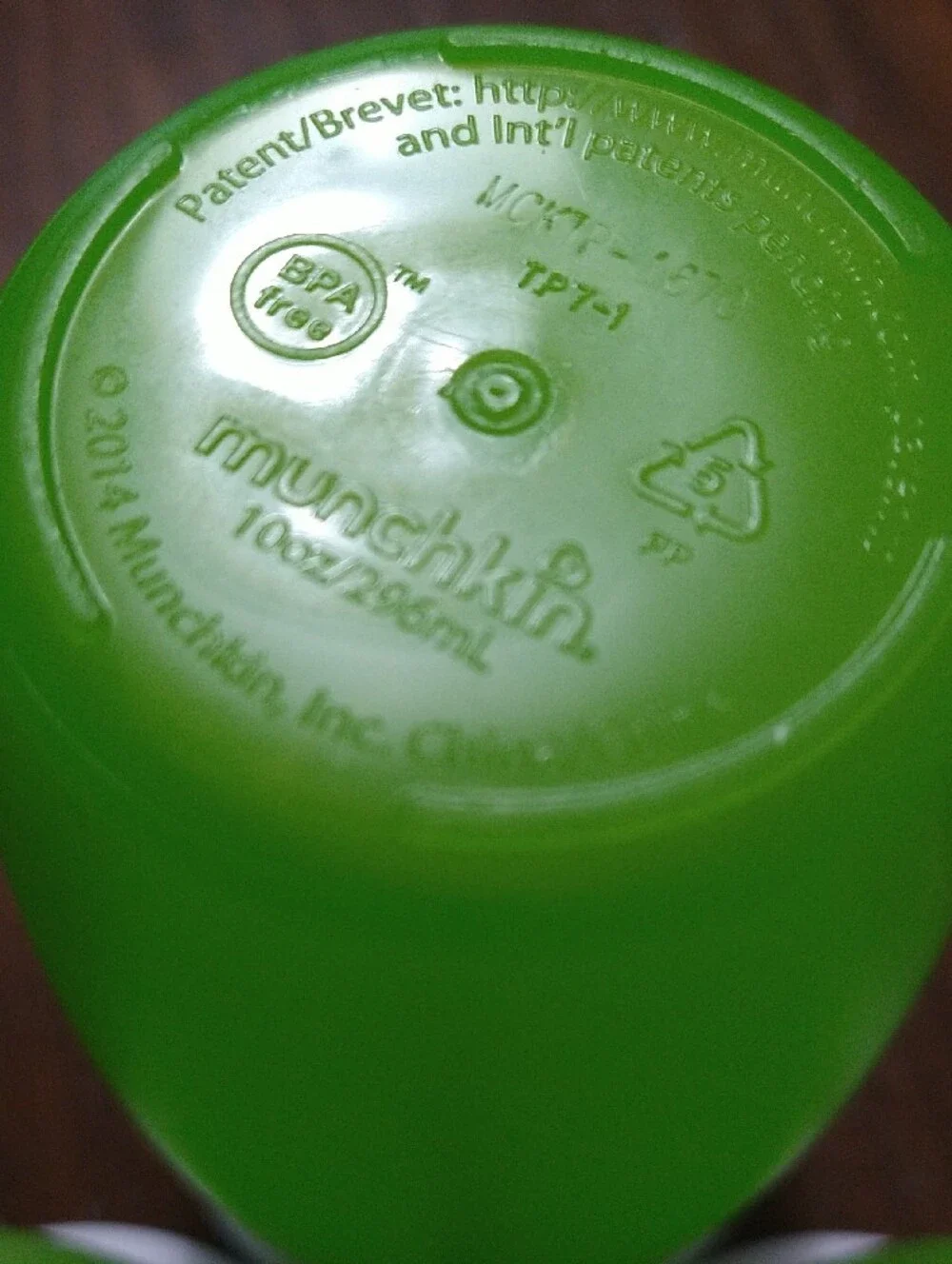 3 Set Munchkin Bright Green and White Silicone Snack Cups with Lids and Handle
